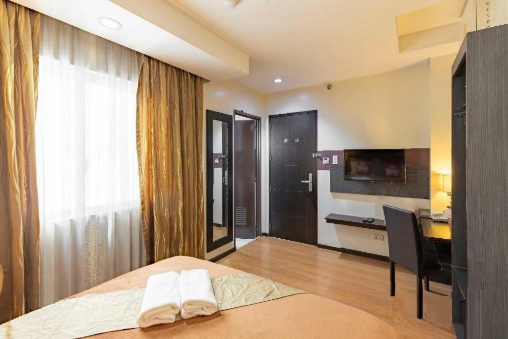 Makati Boutique Hotel Near Naia Airport Terminal 3 Edsa Pasay Cbd Макати Экстерьер фото