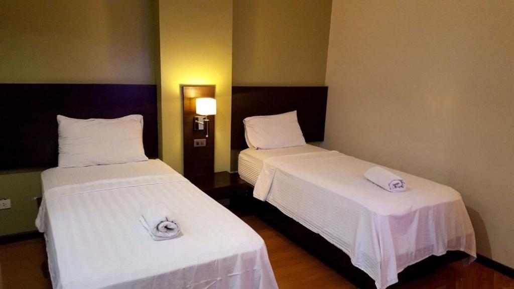 Makati Boutique Hotel Near Naia Airport Terminal 3 Edsa Pasay Cbd Макати Экстерьер фото
